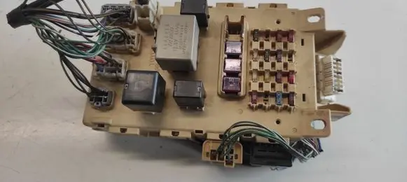 Toyota Yaris Fuse module PPT20GF10 020100