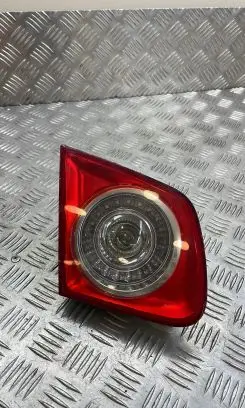 Volkswagen Jetta V Tailgate rear/tail lights 1K5945093