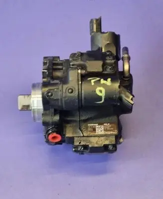 Volvo V50 Fuel injection high pressure pump 5WS40380 9685705080