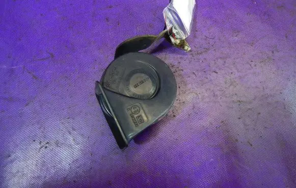Audi A8 S8 D3 4E Horn signal 4E0951221