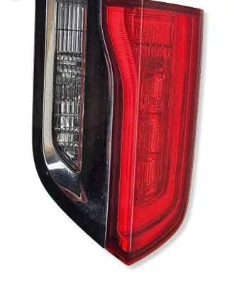 Jeep Grand Cherokee Tailgate rear/tail lights HTNH03300 P68110047AB