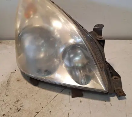 Toyota Corolla Verso AR10 Headlight/headlamp HB412V51 3124