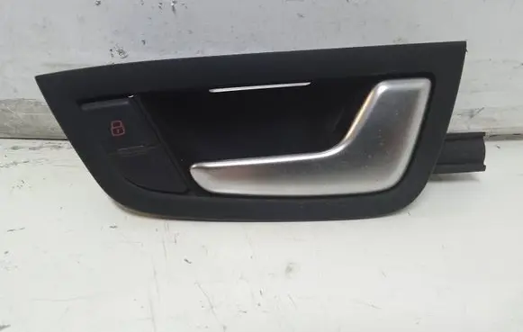 Rear door interior handle