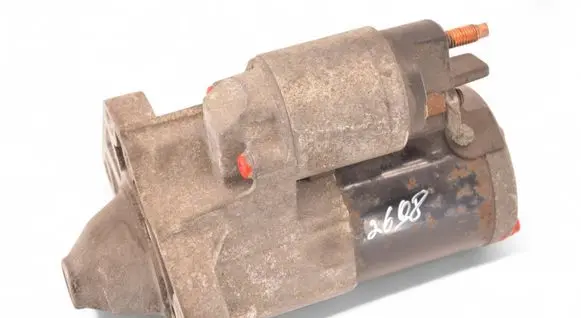 Opel Vivaro Starter motor 233003248R M000T39372