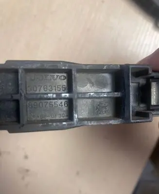 Volvo XC60 Headlight/headlamp mounting bracket 30763155