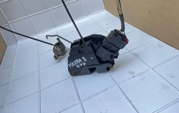 Mazda 3 I Front door lock 3N6AA21813K TIRUBP4K