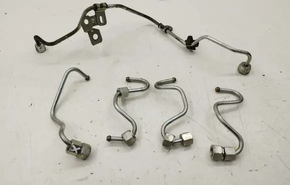 Nissan X-Trail T31 Fuel injector supply line/pipe 070205 734024