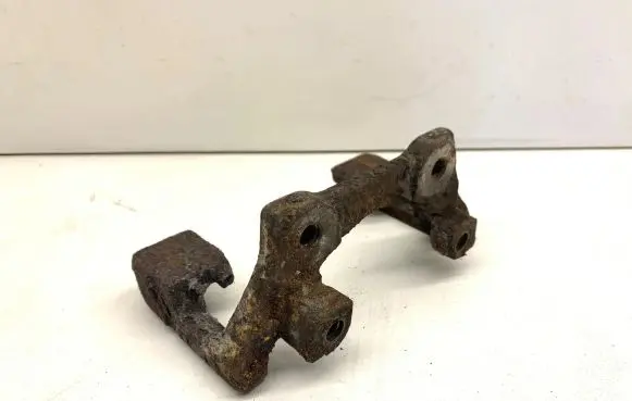 BMW 5 E39 Brake caliper pad carrier rear 1163648 34211163648