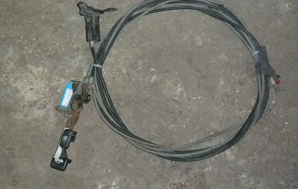 Mitsubishi Colt Fuel cap flap release cable 