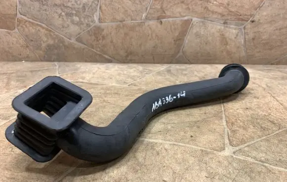 Mercedes-Benz SL R230 Water drain line hose A2308350951