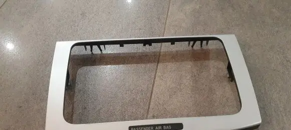 Radio/GPS head unit trim