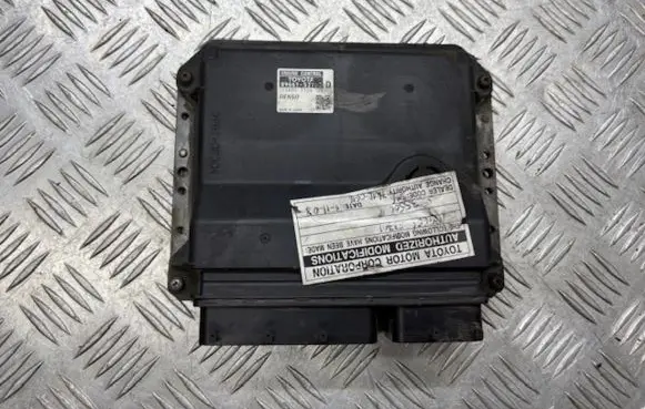 Lexus IS 220D-250-350 Engine control unit/module 1758007704 8966153750