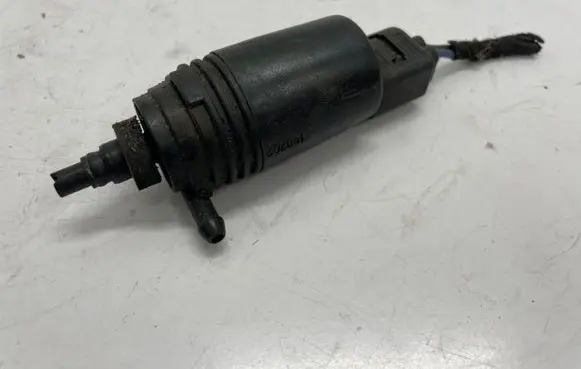 BMW 5 F10 F11 Windscreen/windshield washer pump 8377612