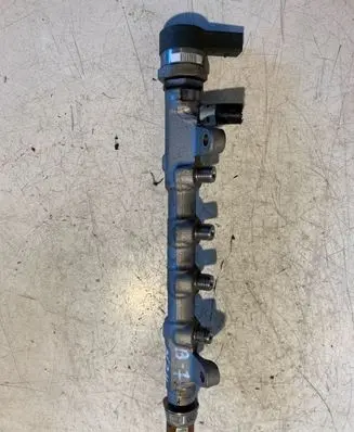 Volkswagen PASSAT B7 Fuel injection system set 03L089N 0208613