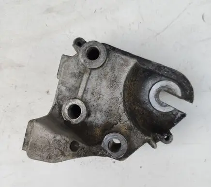 Peugeot 407 Engine mounting bracket 9645030780