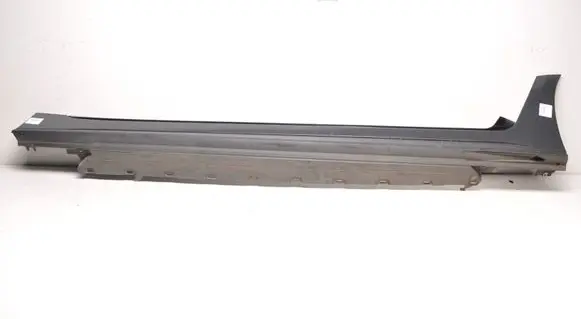 BMW i4 Front sill (body part) 
