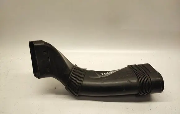 BMW 5 GT F07 Air intake hose/pipe 7582310 13717582310