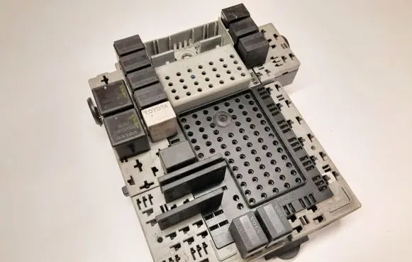 Volvo V70 Fuse module 9162438