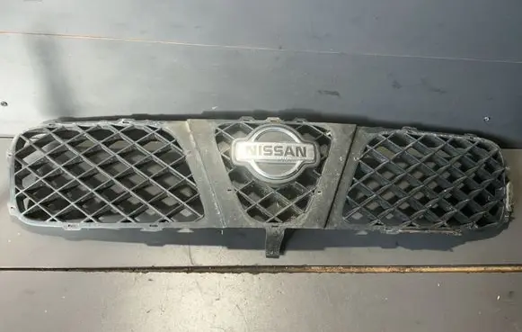 Nissan Terrano Front grill 1966I01