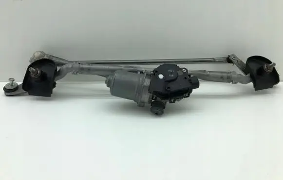 Suzuki Swift III Front wiper linkage and motor
