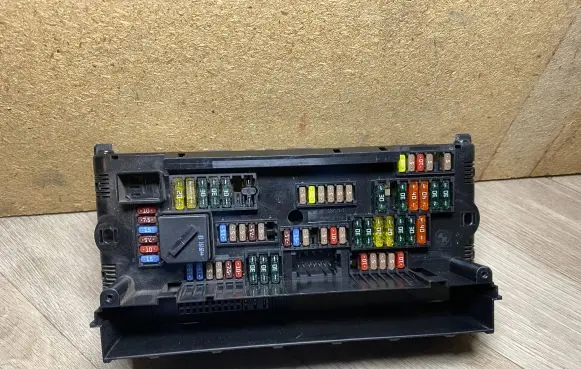 BMW 7 F01 F02 F03 F04 Fuse module 9151320 915132003 61149151320