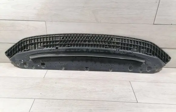 Audi A5 Front bumper skid plate/under tray 8W6807611