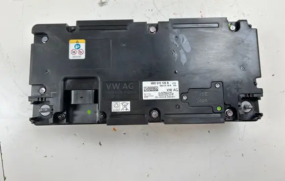 Audi Q7 4M Voltage converter inverter 4M0915105B