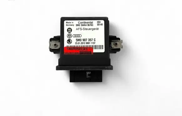 Volkswagen Golf VI Light module LCM 5WK49676C ATS042281 5M0907357C