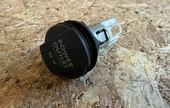 Volkswagen Golf IV Cigarette lighter rear 
