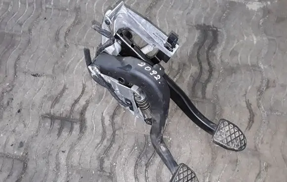 BMW X1 E84 Pedal assembly 35002283726 67871110 2283726