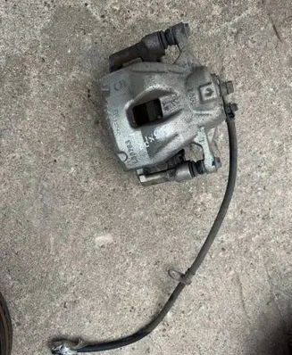 Lexus LBX Front brake caliper L89763