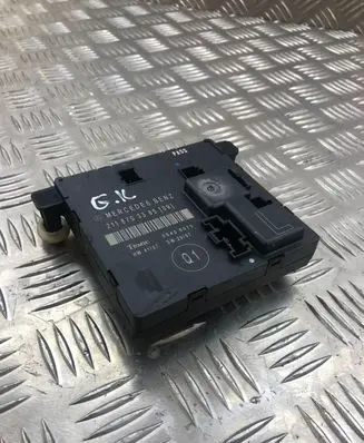 Mercedes-Benz E W211 Door control unit/module 2118703385