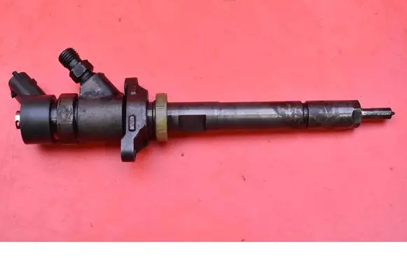 Fuel injector