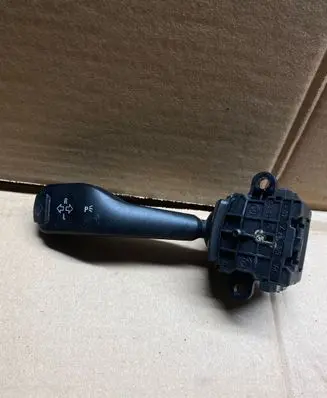 BMW 5 E39 Indicator stalk 8363668K 011040105