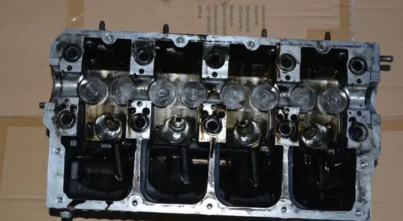 Volkswagen PASSAT B5.5 Engine head 038103373R