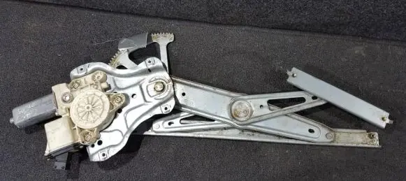 Toyota Corolla E120 E130 Sliding door window regulator with motor