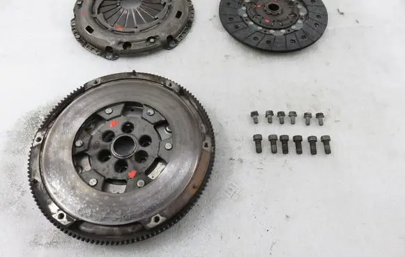 Audi A3 S3 8L Dual mass flywheel 324030210 124032110