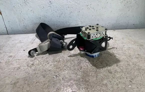 Mazda 6 Front seatbelt 1063728 GS1E