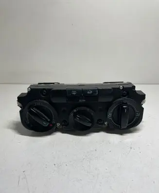 Volkswagen Jetta V Climate control unit