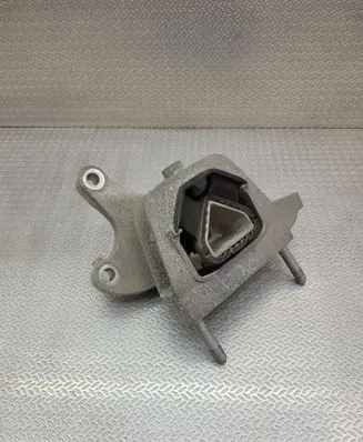 Opel Mokka B Engine mount bracket 9826551380