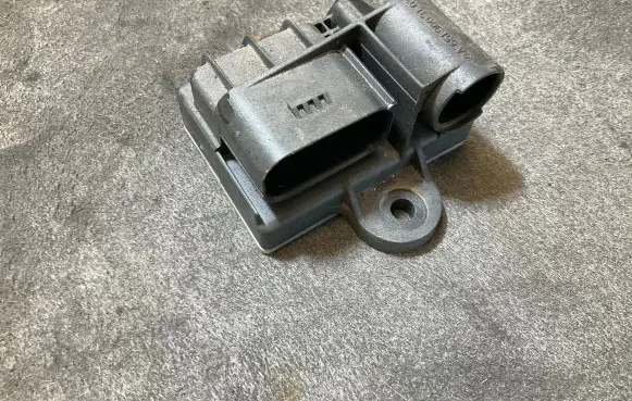 Glow plug pre-heat relay