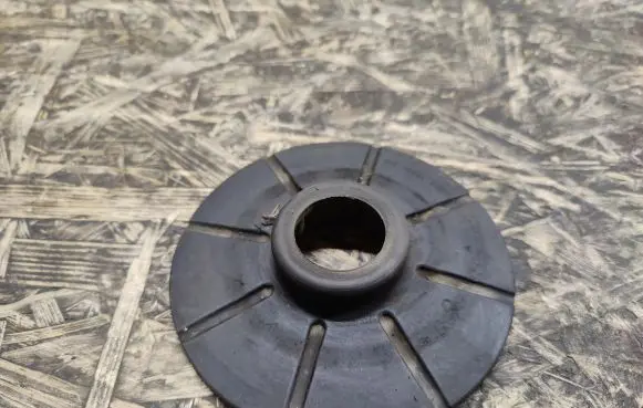 Opel Astra J Front coil spring rubber mount 9053849696
