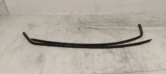 Volkswagen Transporter - Caravelle T5 Rubber seal front coupe door window 