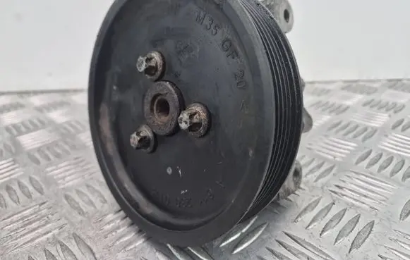 Mercedes-Benz C W203 Power steering pump A0044661301