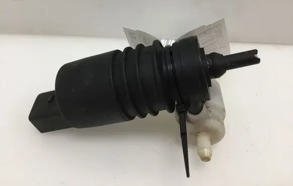 Volkswagen Touareg I Windscreen/windshield washer pump 