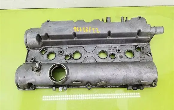 Opel Zafira A Rocker cam cover 24417248