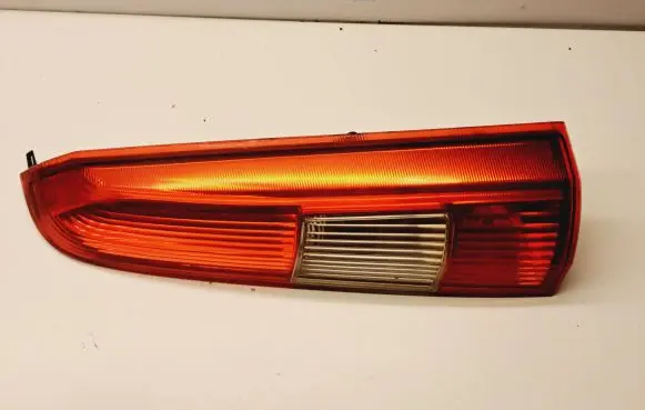 Volvo V70 Rear/tail lights 9154494