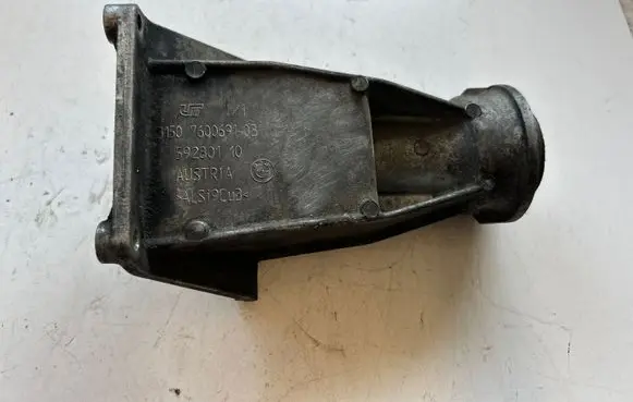 BMW X6 E71 Driveshaft support bearing bracket 59280110 7600691