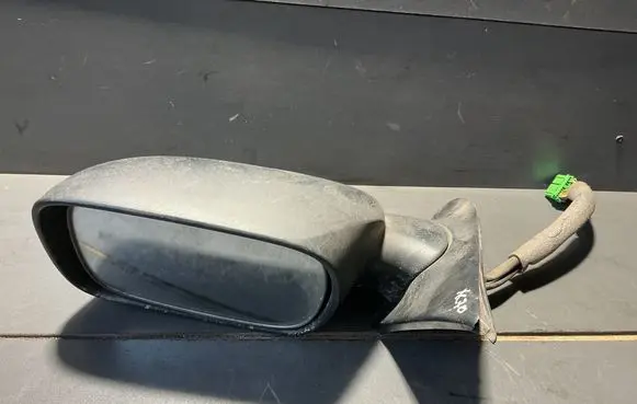 Volvo XC70 Front door electric wing mirror E11015601 E11025601
