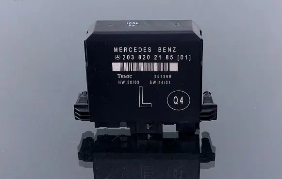 Mercedes-Benz C W203 Door control unit/module 351369 2038202185 203820218501